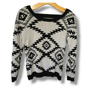Full Tilt women's white black Aztec pullover long sleeves sweater top - small​